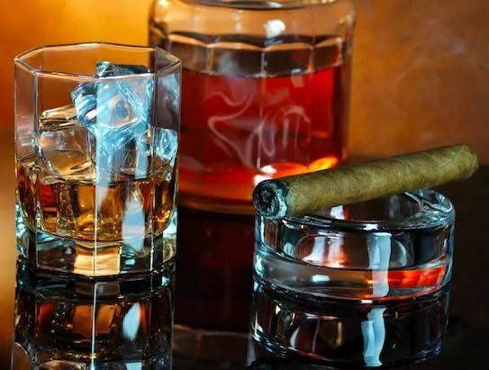 研究发现:处于这3个时期的人 喝酒对身体危害最大