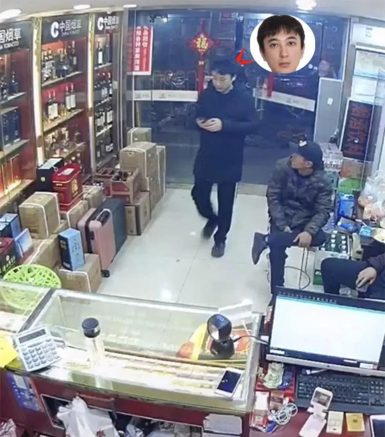 王思聪懒理拖欠奖金风波 街头小店买平价香烟