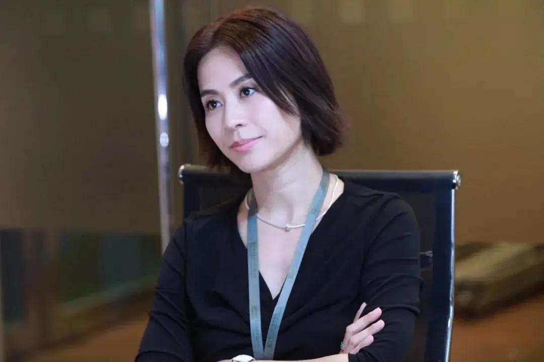 50岁宣萱搭档欧阳震华上节目 大赞对方说真心话 不像其他前辈
