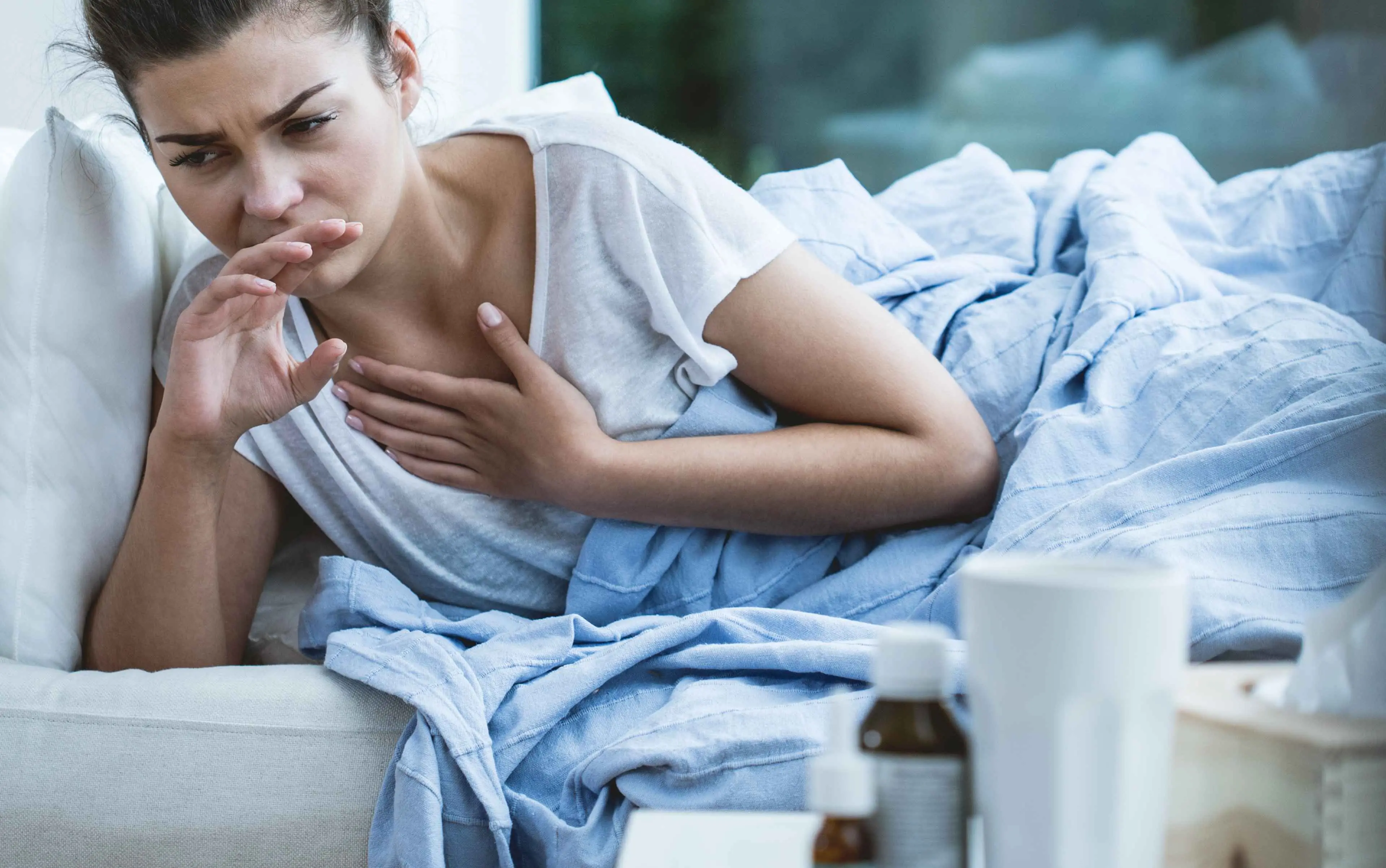 白天不咳嗽，到晚上咳的睡不着？提高警惕，很可能和3个原因有关 - 哔哩哔哩