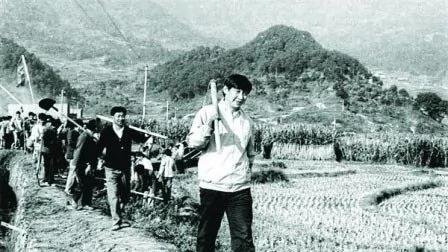 官方洗白知青「上山下鄉」 網友扯上習明澤 1 官方洗白知青「上山下鄉」 網友扯上習明澤