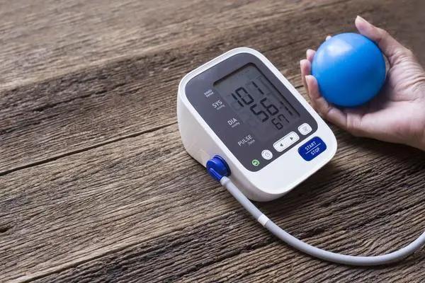 高血壓患者，想降血壓不是難事，做好這6件事，可穩定血壓不飆升