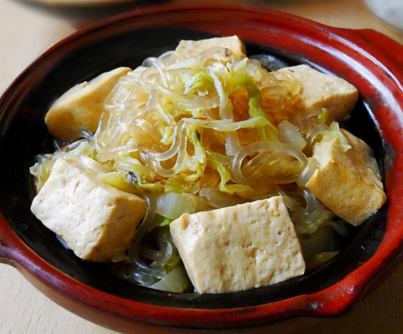 白菜炖豆腐这样做才好吃，大厨教你详细做法，一次炖一锅，太香了 - 哔哩哔哩
