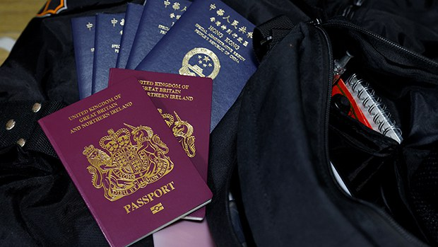 今起港府不再承認BNO護照 英國則開始對其持有者實施新簽證政策