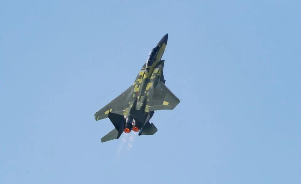 垂直角度爬升！美億元F15EX新戰機驚艷無數軍迷