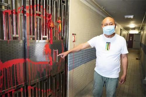凌晨2點 香港73歲老中醫家門外被人…