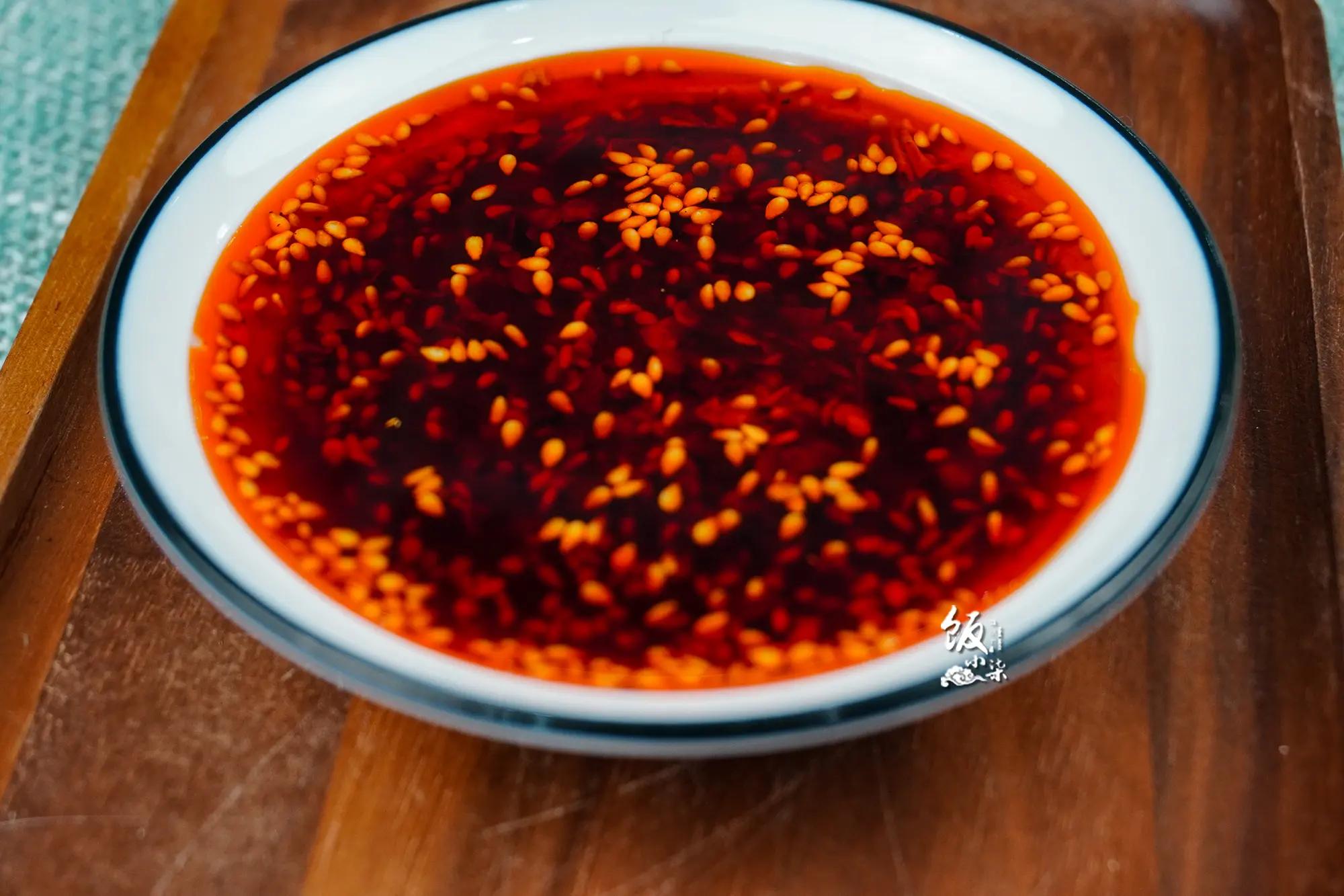 做辣椒油時，不要直接加食用油，教你這樣做，辣椒油又辣又香