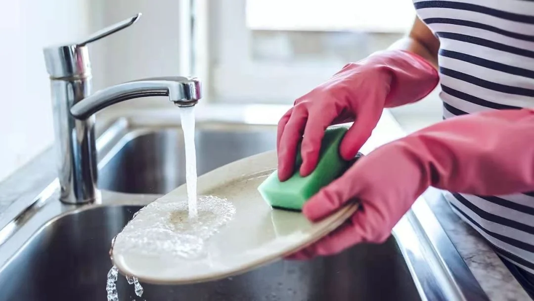 Hành động này khi rửa bát giống như nuôi cấy vi khuẩn nhưng hầu hết các gia đình đều mắc phải - Ảnh 5.