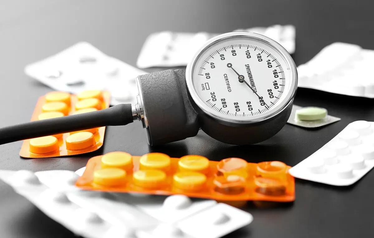 治療高血壓的時候，使用3種降壓藥物聯合治療，好處會更多嗎？