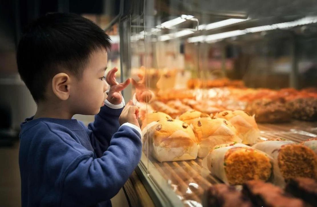買麵包時，遇到這5種麵包不要買，沒營養還費錢，很多孩子喜歡吃