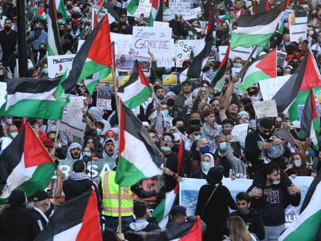 芝加哥反以色列遊行 為巴勒斯坦的恐怖襲擊喝彩【編譯】