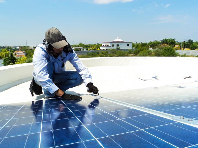 研究報告：近一半的太陽能電池板的關鍵部件 來自維族人的強迫勞動【編譯】