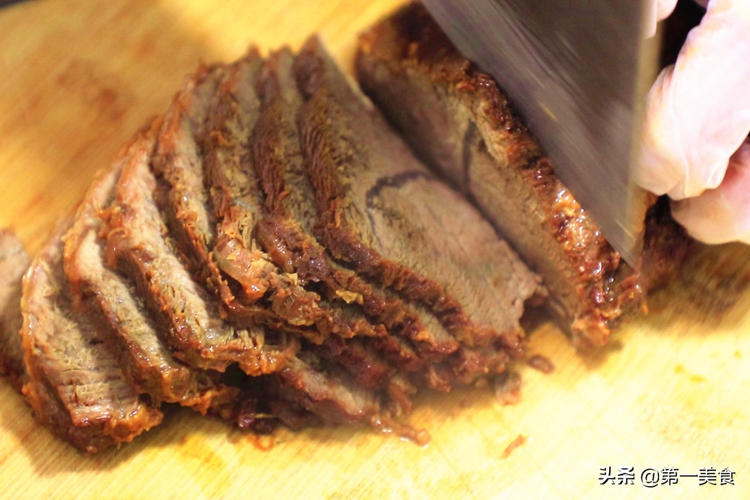醬牛肉最經典的做法，大廚分享竅門，醬香十足，既入味又不散