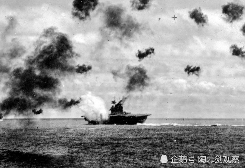 看看美軍航母實戰有多強悍！大海戰獲勝 它依然堅持在海面上 向珍珠港前進
