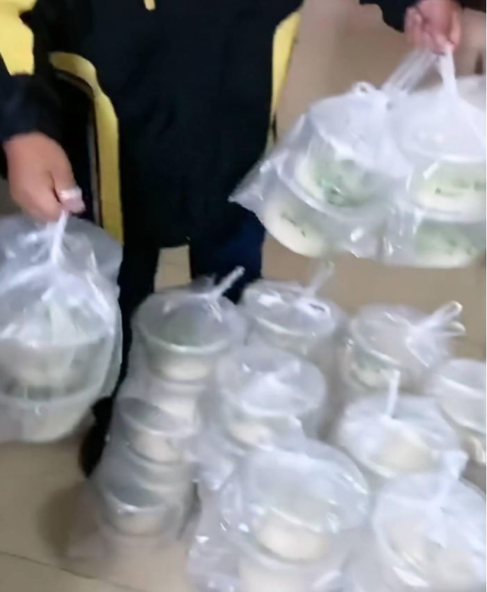 3歲女娃肚子餓點外送 來了100碗炸醬麵