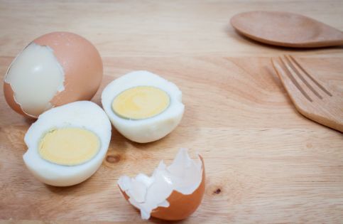 早上吃雞蛋，全家住醫院！吃雞蛋的4禁忌，沒營養還傷身體
