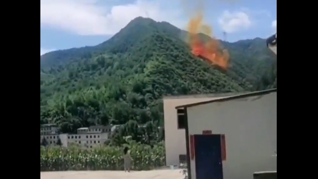 中共火箭殘骸又胡亂墜落 網曝險些砸中陝西居民樓