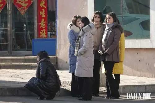 朝鲜党中央下令选拔基础好、长得标致的姑娘和寡妇配给干部