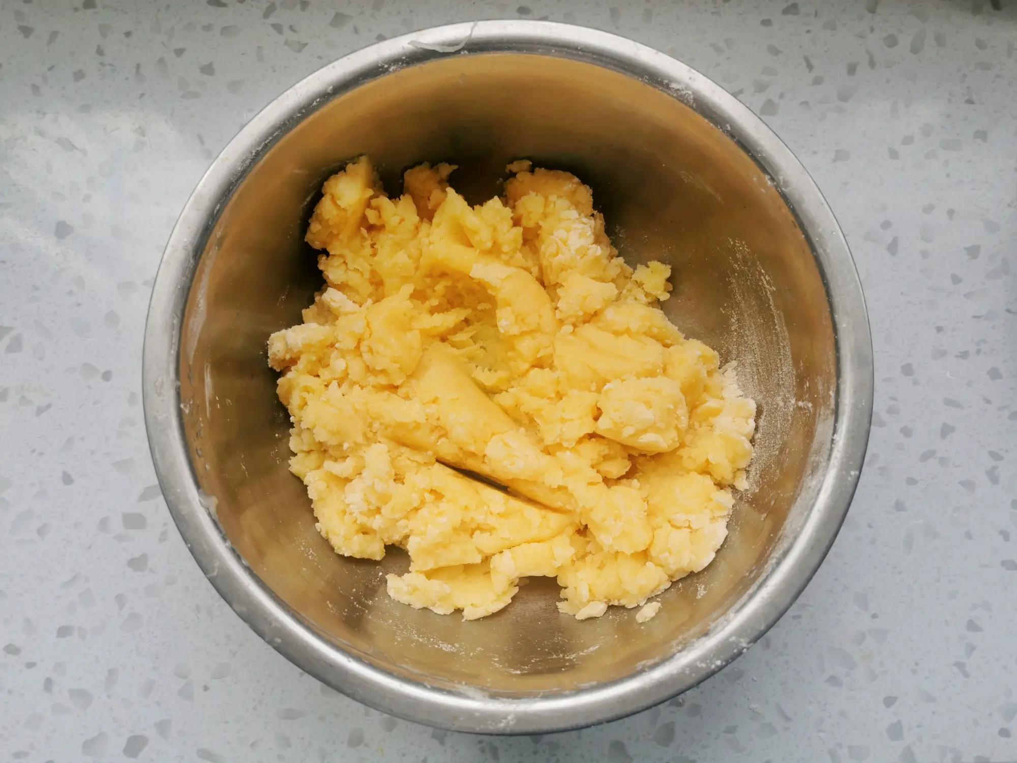不用黄油也能做饼干1碗面粉1把香葱，教你做咸味的香葱酥(组图)