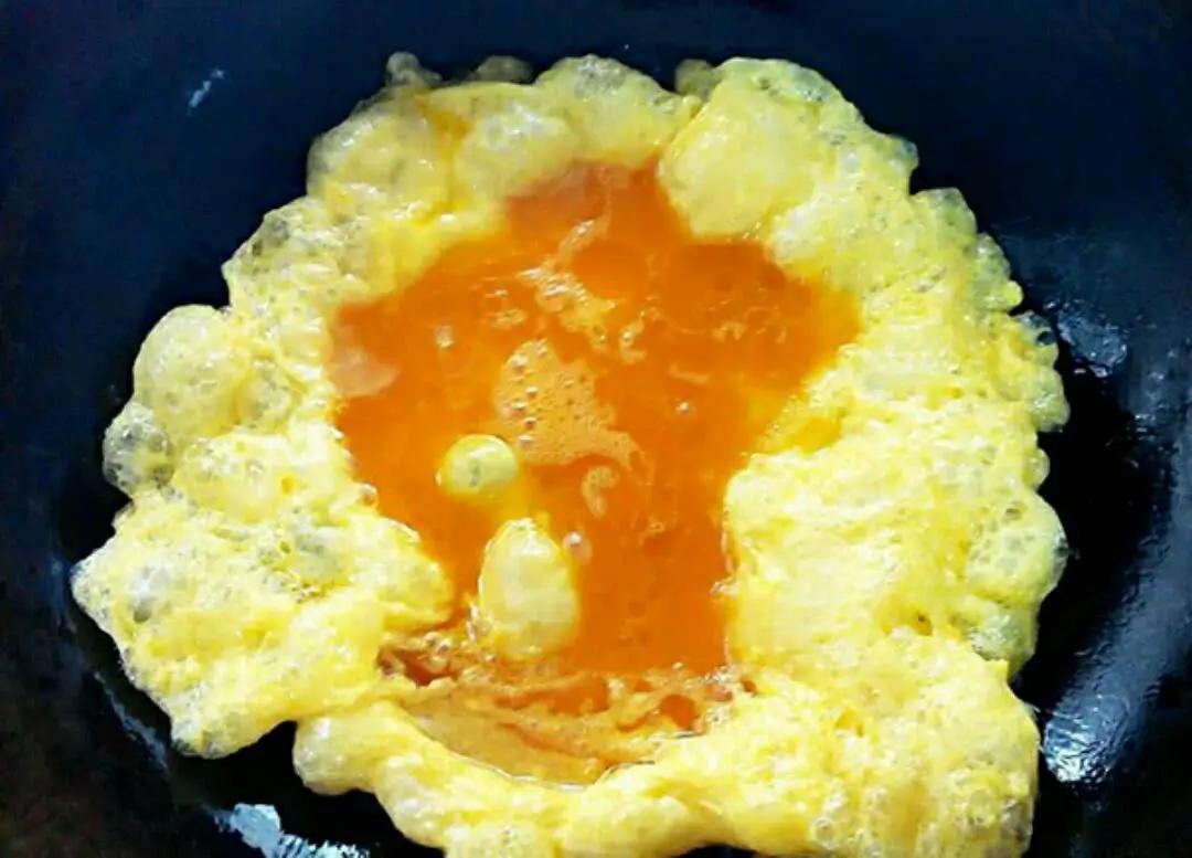 炒鸡蛋怎样做滑嫩不油腻？20年大厨教你3个诀窍，看完明白了(组图)
