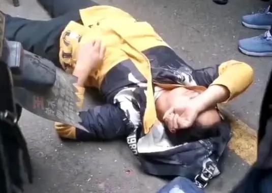 中共国城管再添血债， 24岁北京大学研究生被城管暴力打死