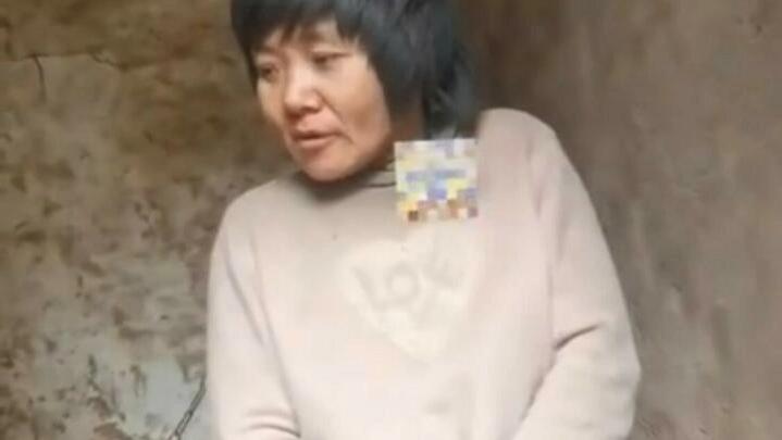 近百女子深夜駕車徐州救鐵鏈八孩媽遭遇警察消息被刪