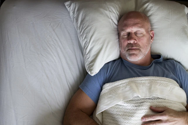晚上睡觉有这4种异常，十有八九是尿酸太高了，最好查一查
