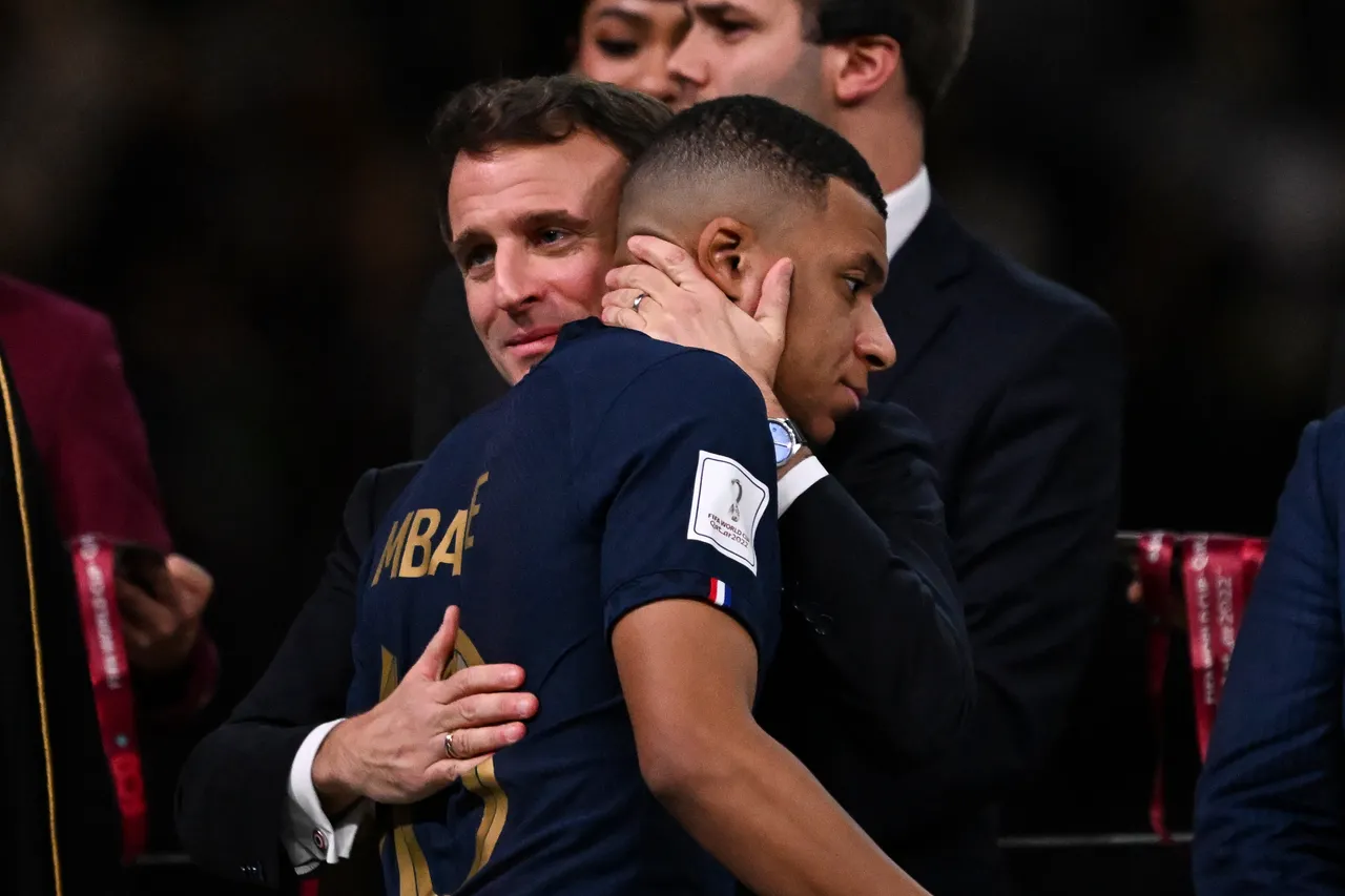 世足赛最尬！法国总统拥抱安慰 穆巴佩眼神火了 ＊ 阿波罗新闻网