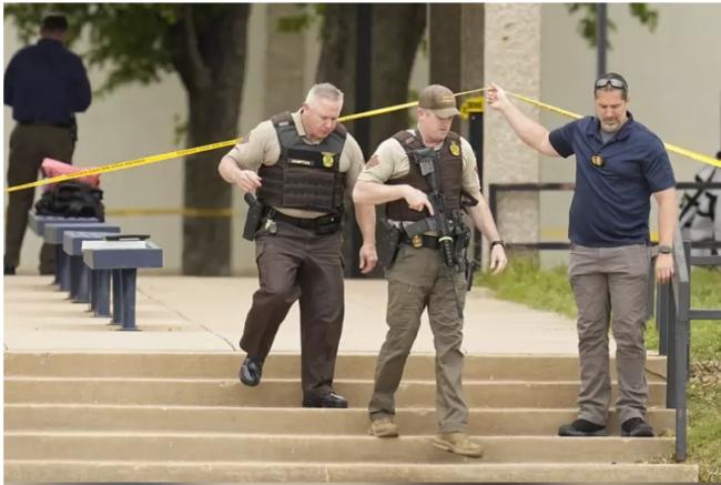 突发：奥克拉荷马州社区学院爆枪击
