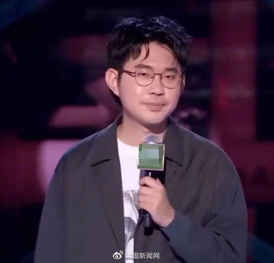 笑果文化演员李昊石在演出中，涉侮辱解放军，被无限期停演。（取材自中新网）