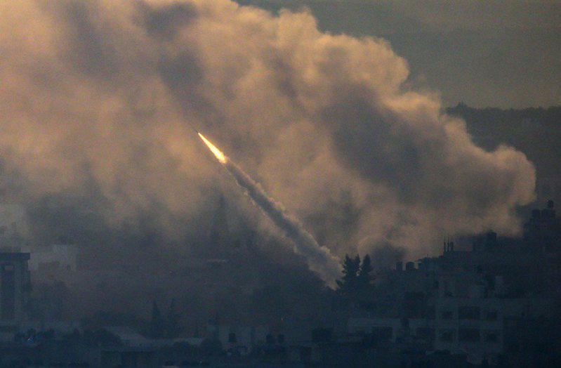 哈瑪斯自加薩地帶向以色列發射的火箭彈。(歐新社)