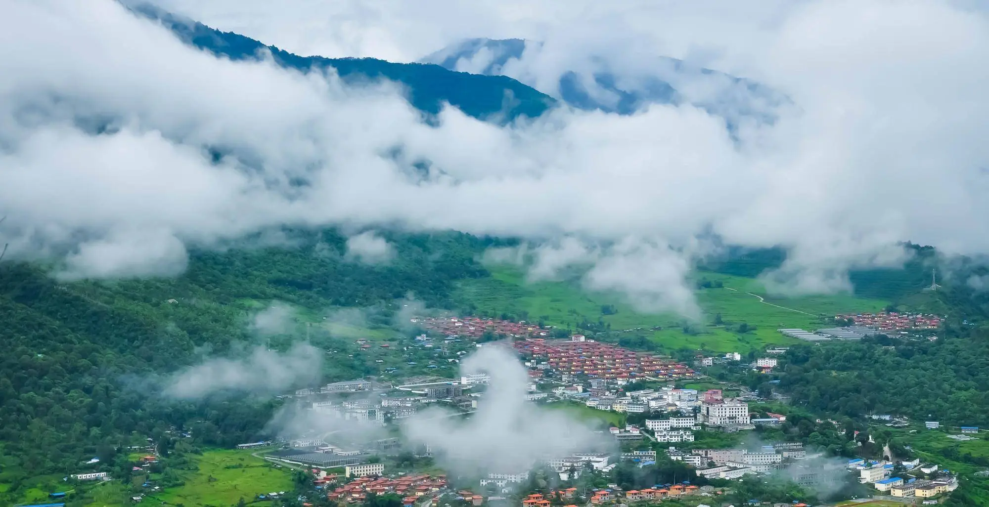 西藏这个小县城，被称为“佛之净土、圣地之最”，很多人来此旅游