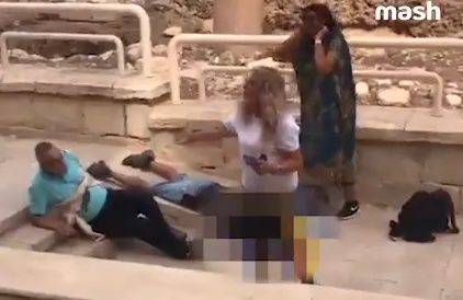 埃及警察開槍射擊以色列遊客，導致2名以色列人死亡。翻攝Mash推特