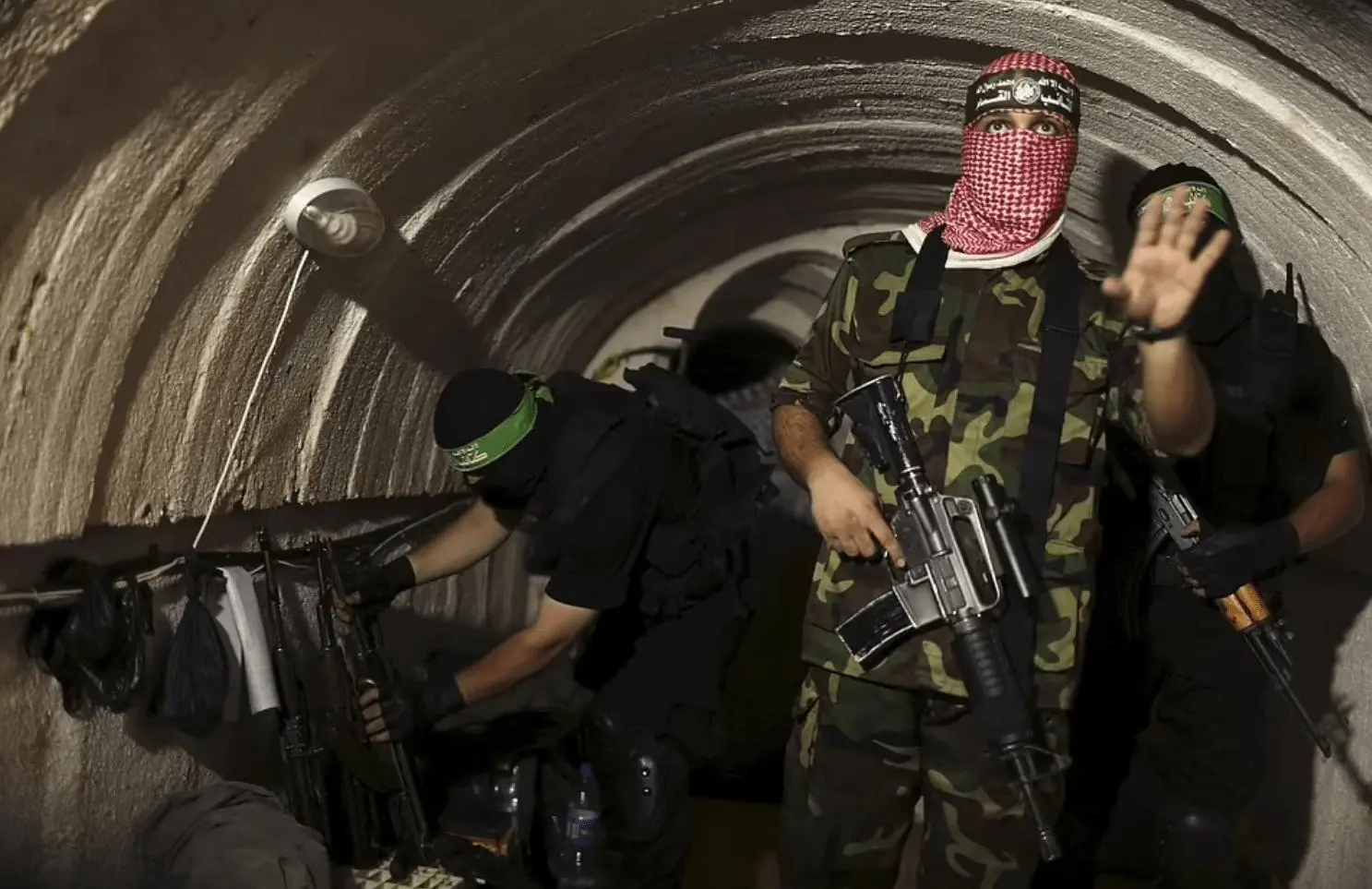 哈马斯“死亡隧道”揭秘：以军诱敌躲进隧道，陆海空狂炸全歼