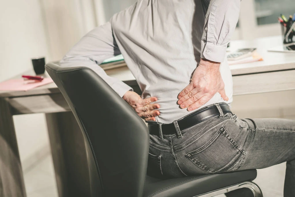 “久坐伤身”有了拯救方案，新研究：这样运动20分钟可抵消伤害