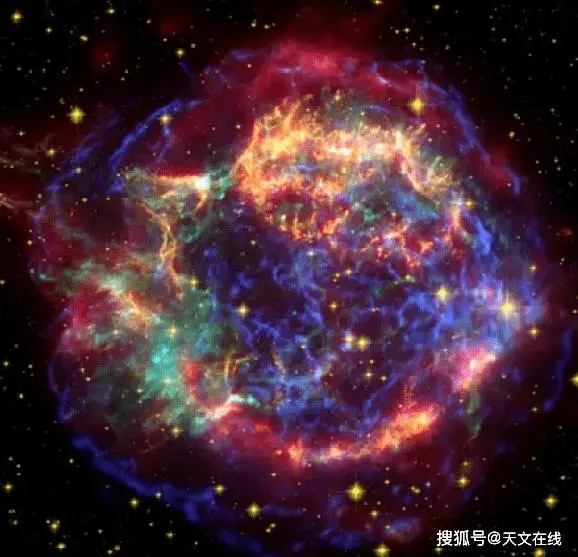 神秘超新星，哈勃視角中，竟然同時出現三次