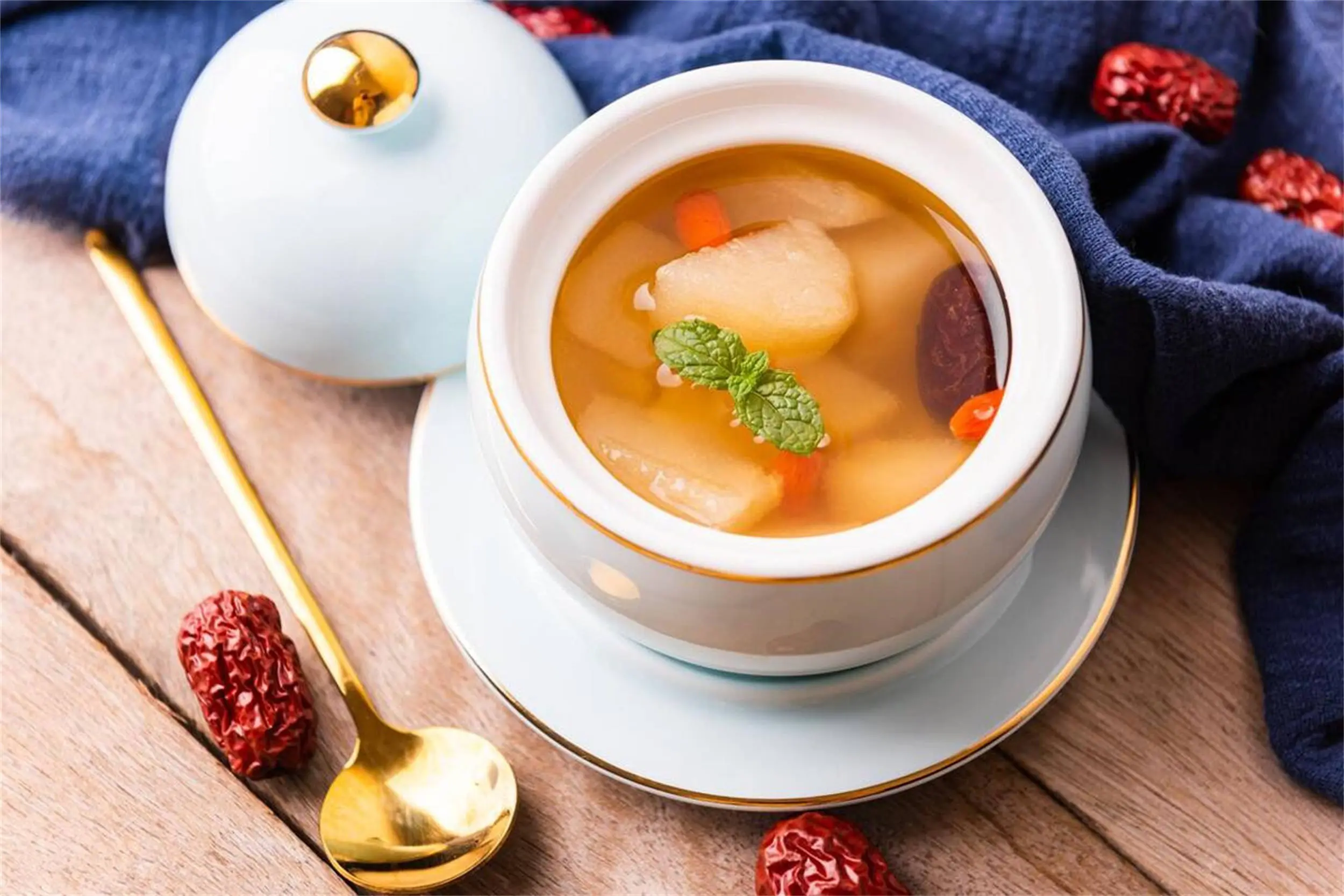 冬喝汤，赛补方，体质差建议多喝这5种汤，增强免疫，精气神足