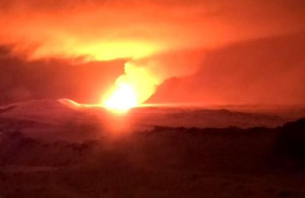 ▲▼冰島火山爆發。（圖／翻攝自X）
