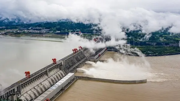 “战天斗地”悲剧：三峡大坝灾害无穷