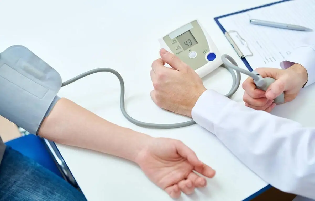 确诊高血压，第一次使用硝苯地平控释片时，要注意什么？