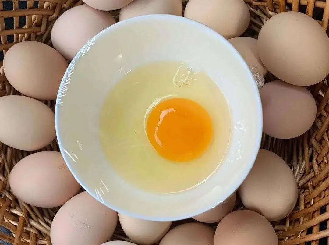 每周吃几个鸡蛋，健康益处最大？这样吃既能护心，又降低死亡风险