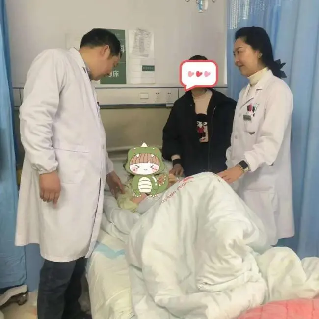 阜阳17岁女孩被急送ICU 医生开出5瓶白酒救回她