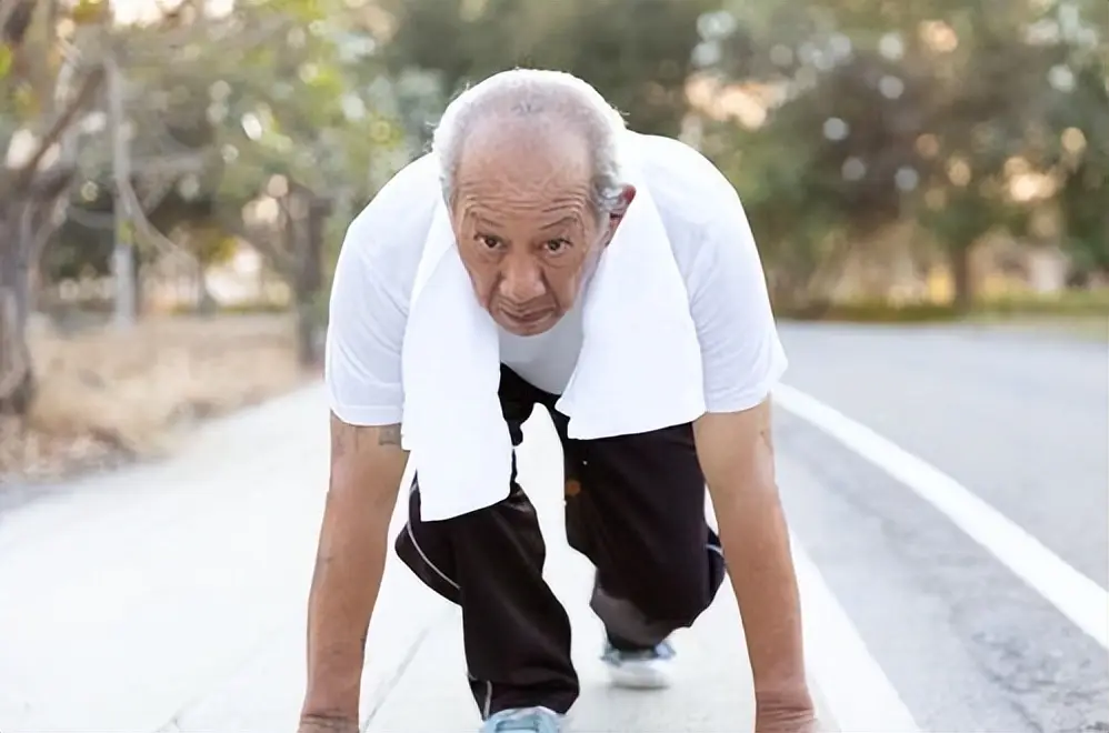 运动也会加速身体衰老？提醒：如果你是这两种运动方式，反而伤身