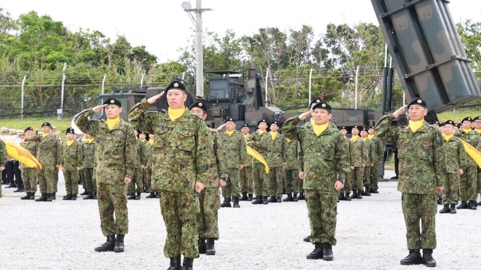 3月30日，日本防卫省在冲绳县宇流麻市的陆上自卫队胜连分屯地，举行了冲绳本岛首个地对舰导弹连队的成立仪式。