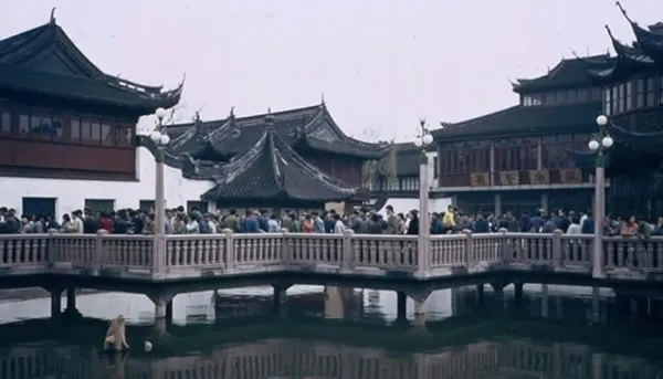 1980年中国珍贵老照片8是中国首位百万富翁