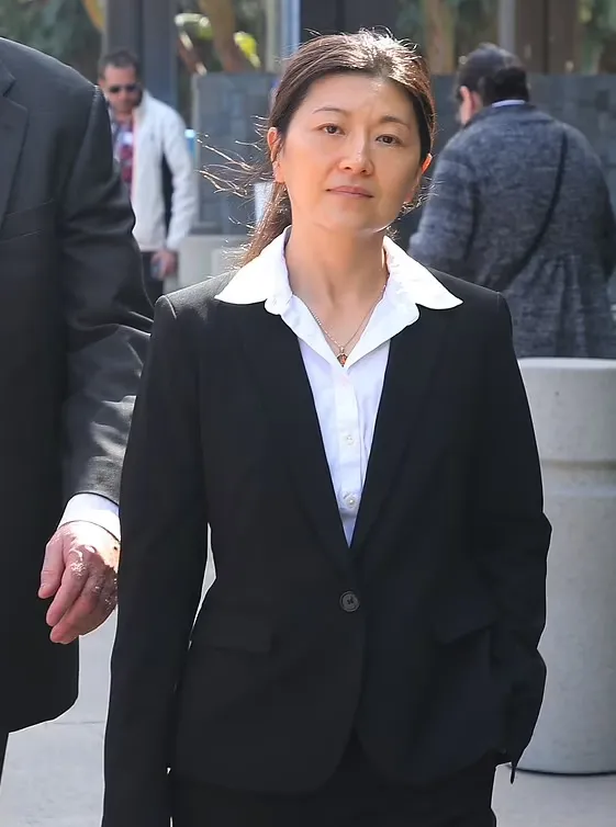 華人媽媽教唆11歲孩子法庭撒謊，監護權被剝奪