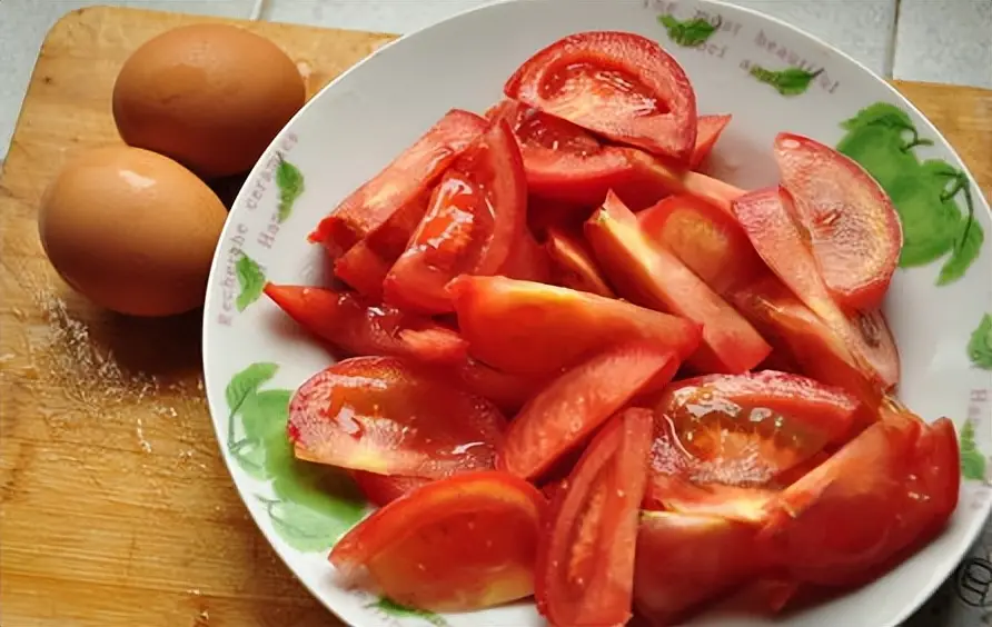 西红柿炒鸡蛋虽然美味，但是真的健康吗？或许你一直都吃错了