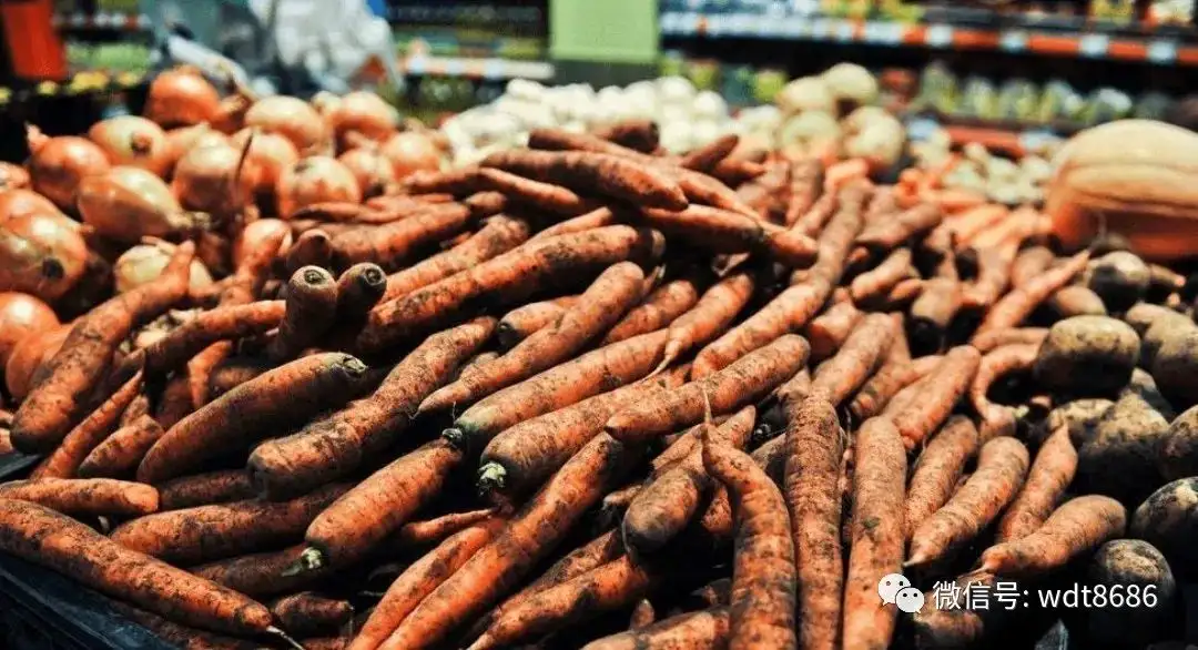 买胡萝卜，带泥和干净的选哪种？原来区别很大，挑错营养差不好吃