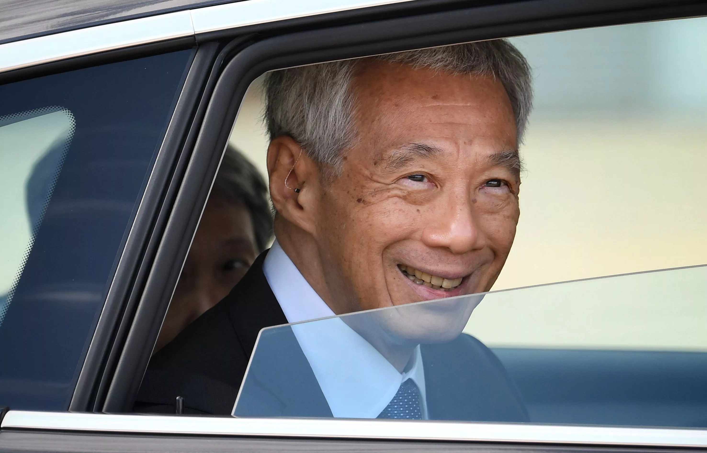 新加坡总理李显龙宣布卸任，交棒黄循财