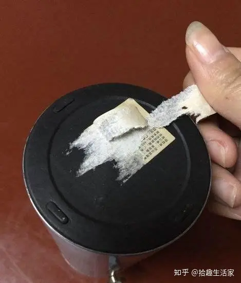 撕不干净的标签，黏糊糊的胶水，4种方法助你轻而易举刮干净